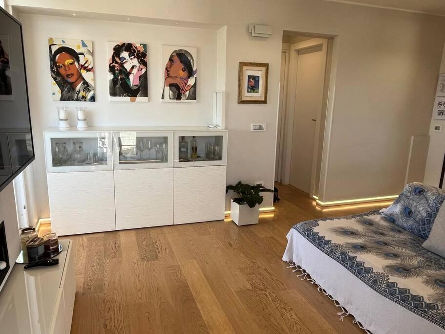 Apartment Attico Panoramico Whitecate Rom